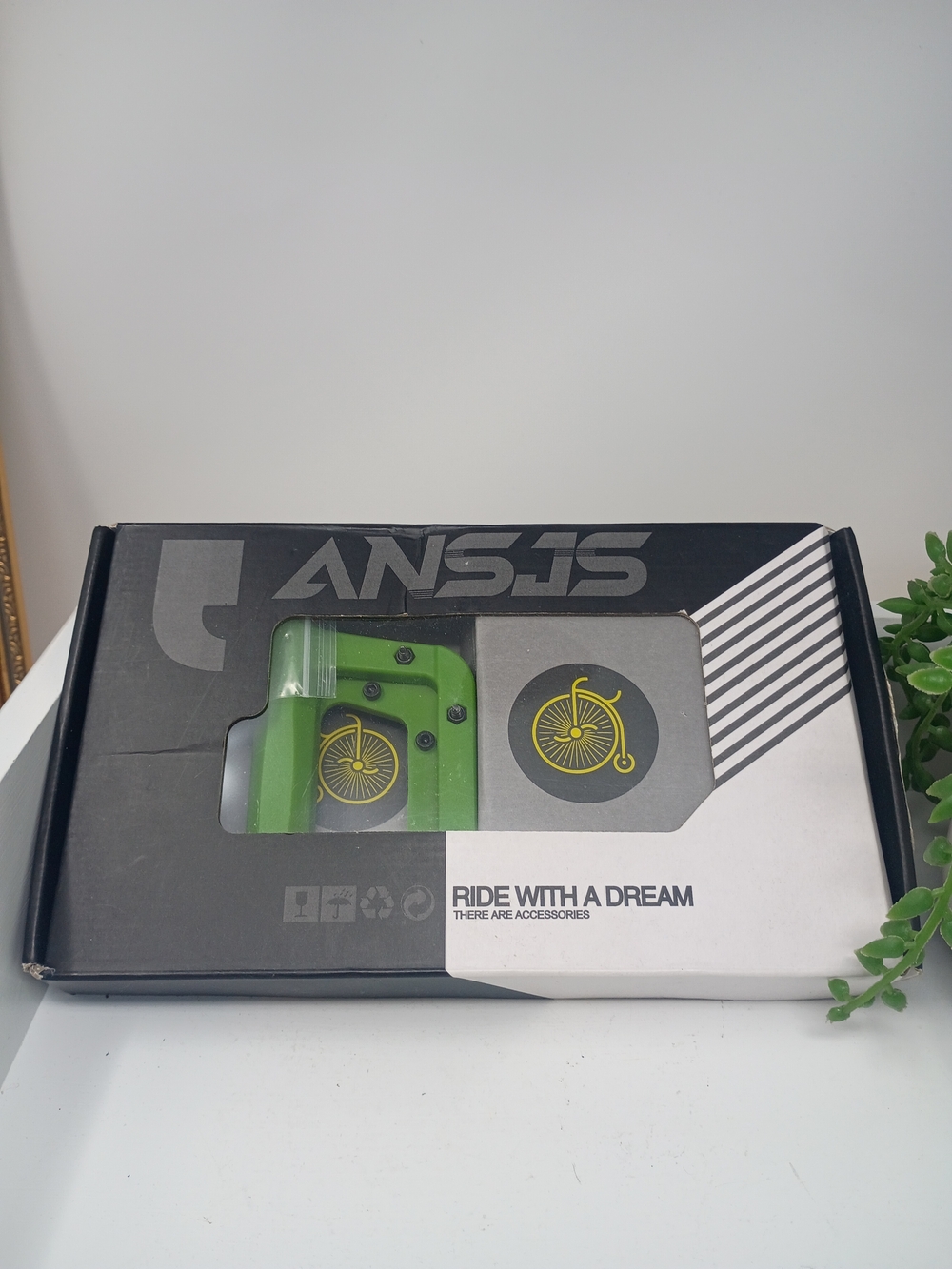 ANSJS Bike Pedals Accessory Set - Green and Yellow